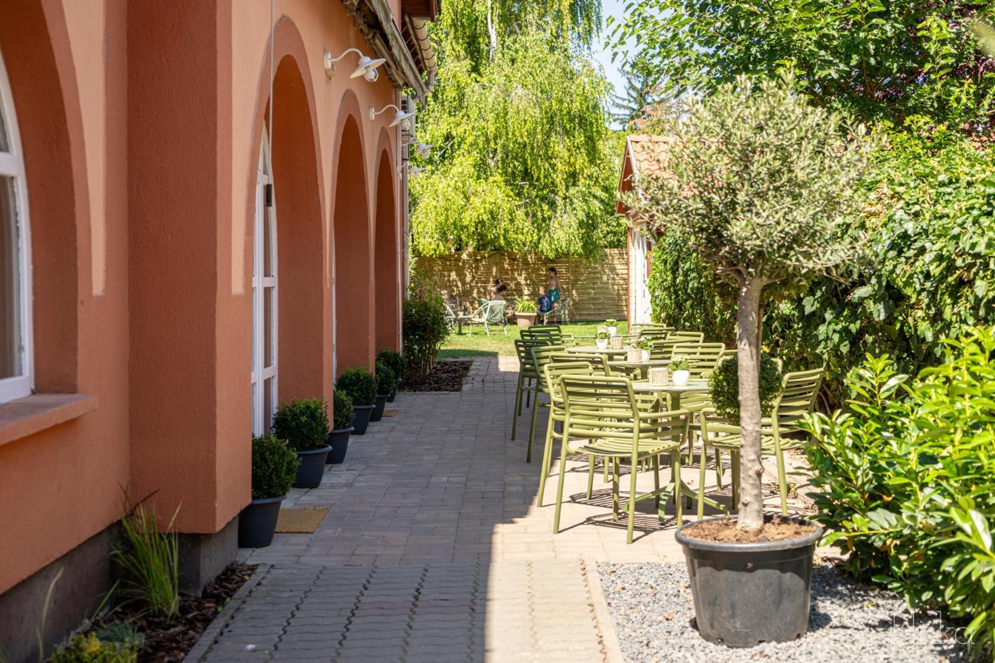Delceg Rece Minihotel Balatonkenese Exterior foto
